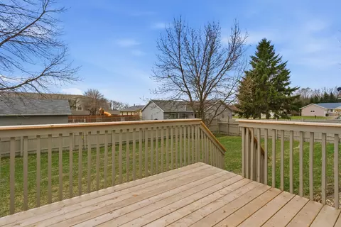 Exterior - 1811 13th St SE, Willmar, MN 56201 photo 5 of 6
