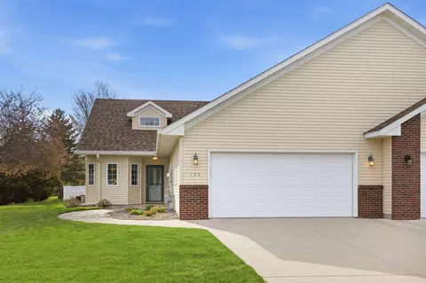 195 Goldfinch Ln, Clearwater, MN 55320