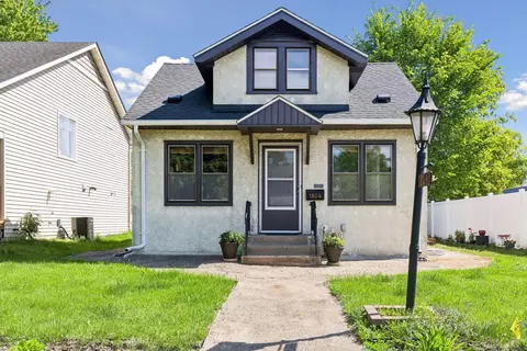 1804 7th St E, Saint Paul, MN 55119