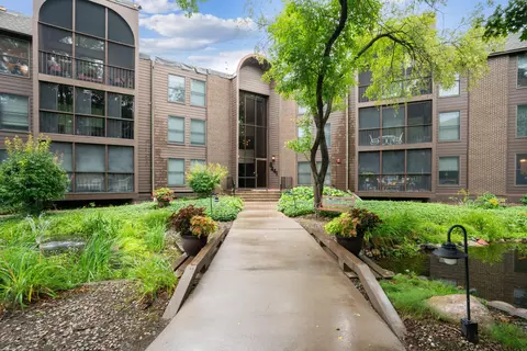 8441 Irwin Rd #110, Bloomington, MN 55437