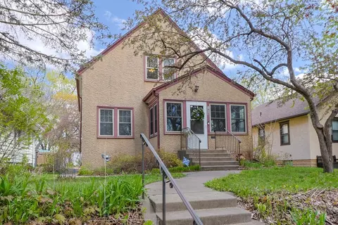 1424 Edgerton St, Saint Paul, MN 55101