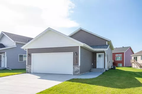 2042 12 St W, West Fargo, ND 58078