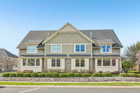 15704 Cobblestone Lake Pkwy, Apple Valley, MN 55124