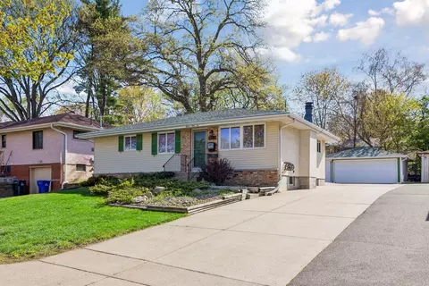 1262 Etna St, Saint Paul, MN 55106