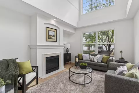 15108 Dunwood Trl #69, Apple Valley, MN 55124