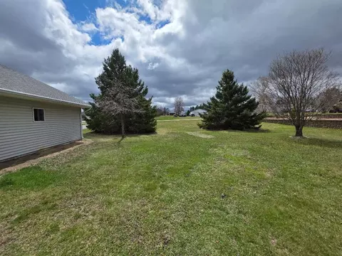 Exterior - 908 Trailview St, Bovey, MN 55709 photo 2 of 2