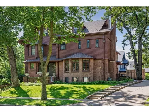 1613 W Franklin Ave, Minneapolis, MN 55405