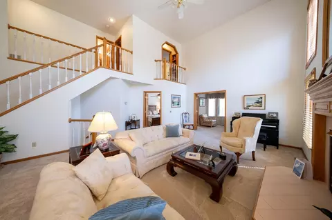 13274 Huntington Dr, Apple Valley, MN 55124