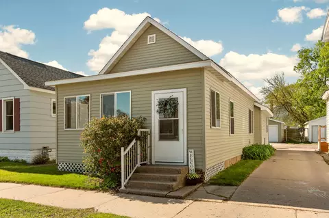 659 W 4th St, Winona, MN 55987