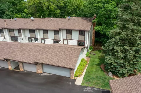 13417 Heather Hills Dr, Burnsville, MN 55337