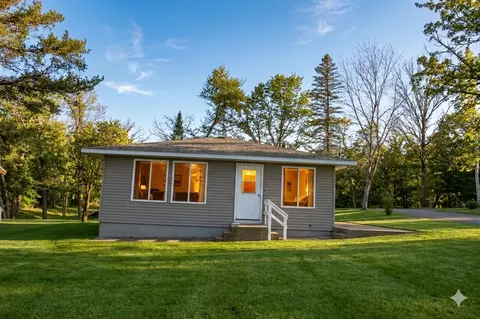 690 Shore Haven Ln #CABIN 2, Hackensack, MN 56452