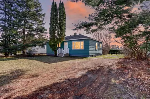908 Clover Ln, Grand Rapids, MN 55744