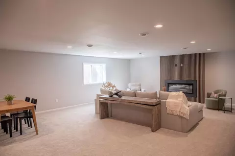 Living - 10117 Concord Dr, Horace, ND 58047 photo 7 of 10