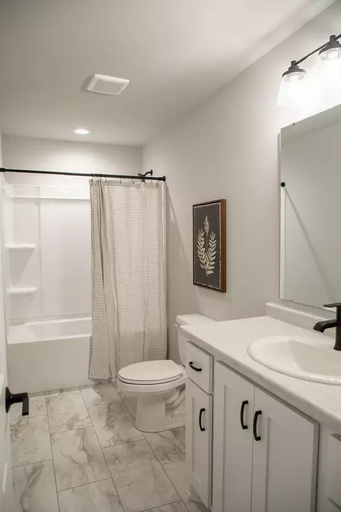 Bath - 10117 Concord Dr, Horace, ND 58047 photo 2 of 2