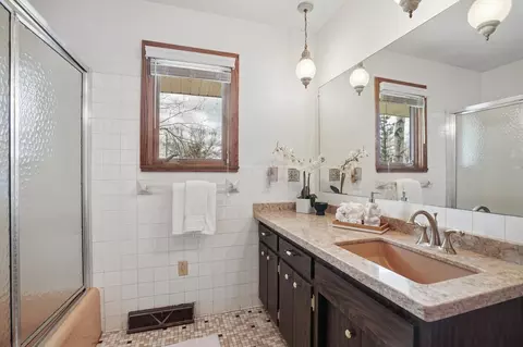Bath - 815 Myrtle St, Buffalo, MN 55313 photo 3 of 4