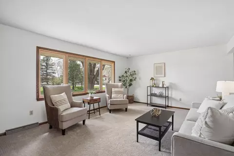 Living - 815 Myrtle St, Buffalo, MN 55313 photo 5 of 5