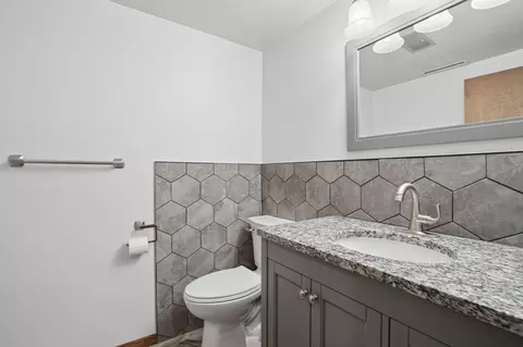 Bath - 815 Myrtle St, Buffalo, MN 55313 photo 4 of 4