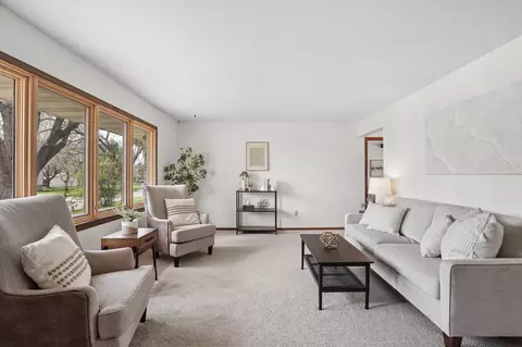 Living - 815 Myrtle St, Buffalo, MN 55313 photo 4 of 5