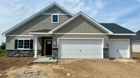 1509 Raccoon Ln, New Richmond, WI 54017
