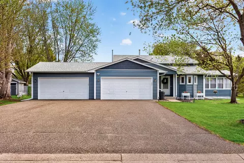 10821 Packard St NE, Circle Pines, MN 55014