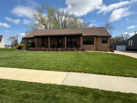 608 4th St W, Morgan, MN 56266
