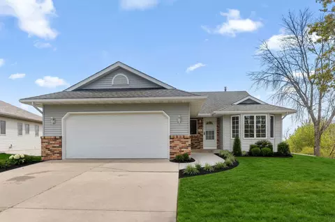 305 Crestview Dr, Hastings, MN 55033