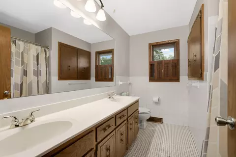Bath - 208 Lowell Rd, Champlin, MN 55316 photo 1 of 2