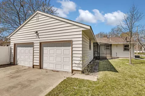 Exterior - 900 14th Ave S, Saint Cloud, MN 56301 photo 7 of 10