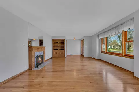 Living - 900 14th Ave S, Saint Cloud, MN 56301 photo 4 of 4