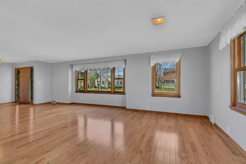 Living - 900 14th Ave S, Saint Cloud, MN 56301 photo 3 of 4