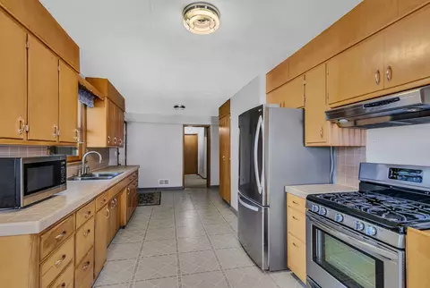 Kitchen - 900 14th Ave S, Saint Cloud, MN 56301 photo 2 of 4