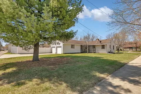 Exterior - 900 14th Ave S, Saint Cloud, MN 56301 photo 3 of 10