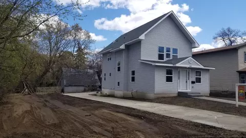 1068 Argyle St, Saint Paul, MN 55103