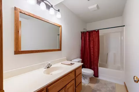 Bath - 13196 Meredith Dr, Baxter, MN 56425 photo 2 of 2