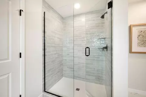 Bath - 4801 Baker Reserve Ln, Maple Plain, MN 55359 photo 4 of 7