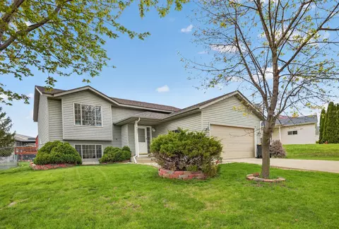 4647 Savannah Dr NW, Rochester, MN 55901