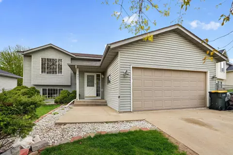 4647 Savannah Dr NW, Rochester, MN 55901
