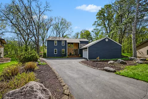 2804 Bryce Ct, Burnsville, MN 55337