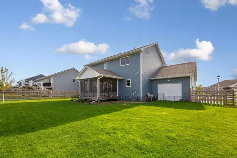 Exterior - 2070 Pratt Cir, Saint Peter, MN 56082 photo 9 of 11
