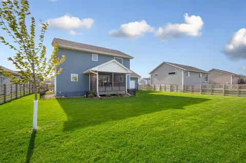 Exterior - 2070 Pratt Cir, Saint Peter, MN 56082 photo 7 of 11