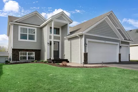 26 Robinson Dr, Lino Lakes, MN 55014