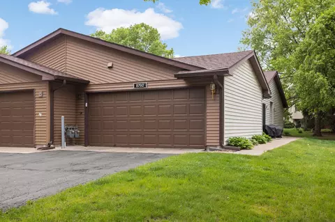 8792 134th St W, Apple Valley, MN 55124