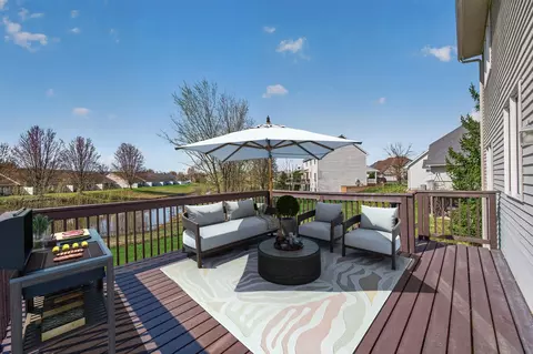 7895 Hill Rd, Woodbury, MN 55125