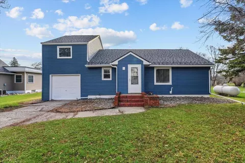 515 5th St, Wyndmere, ND 58081