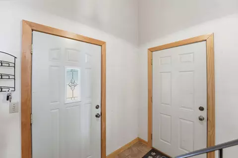 Entry Way - 833 Lewis Pl, Saint Cloud, MN 56301 photo 1 of 3