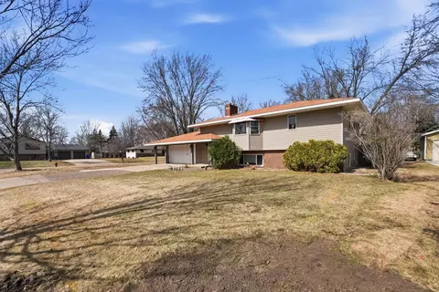 Exterior - 833 Lewis Pl, Saint Cloud, MN 56301 photo 2 of 9