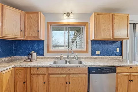 Kitchen - 833 Lewis Pl, Saint Cloud, MN 56301 photo 4 of 6