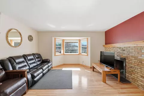 Living - 833 Lewis Pl, Saint Cloud, MN 56301 photo 3 of 4