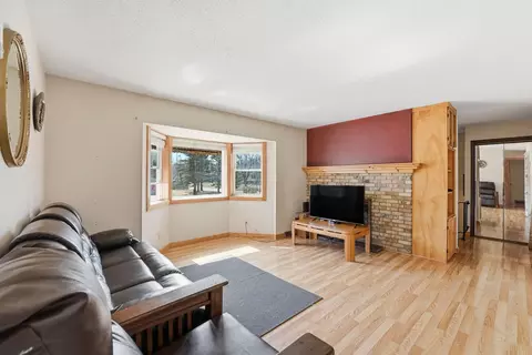 Living - 833 Lewis Pl, Saint Cloud, MN 56301 photo 2 of 4