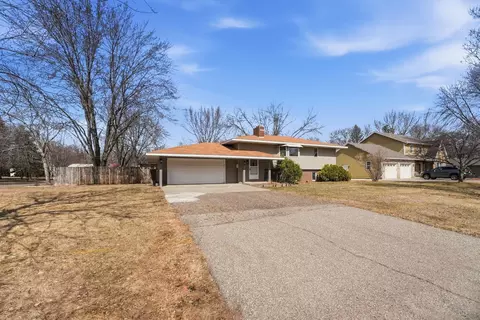 Exterior - 833 Lewis Pl, Saint Cloud, MN 56301 photo 3 of 9